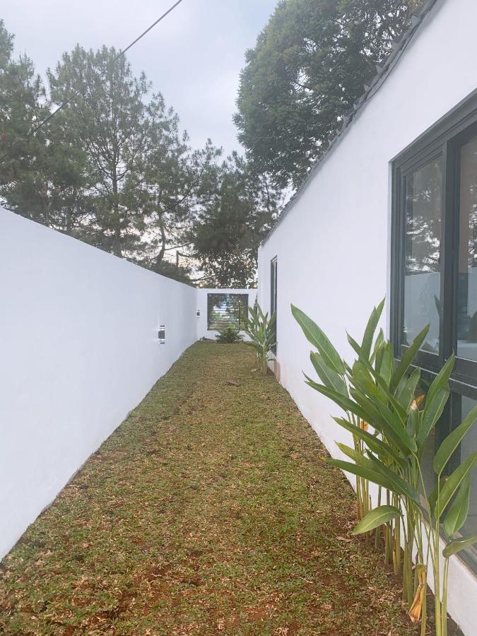 Casa De Gaudi Lembang 빌라 외부 사진